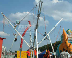 bungytrampolin.jpg (55324 Byte)