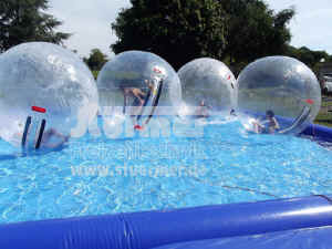 waterwalkball.jpg (154001 Byte)